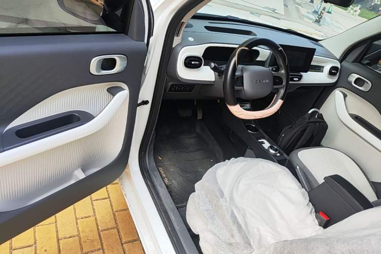 Used Geely Galaxy Panda 2025 210 km – Yuanqi Bear Driver Seat