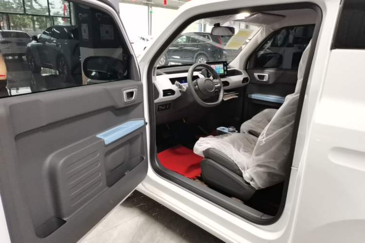 Used Geely Galaxy Panda 2025 210 km – Yuanqi Bear Driver Seat