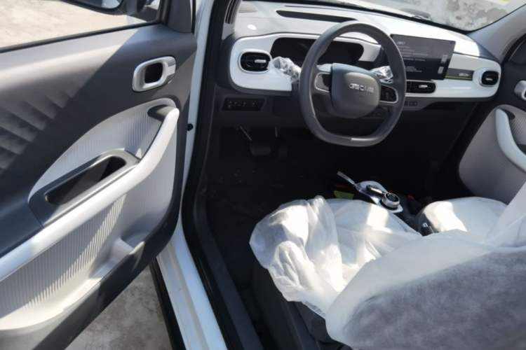 Used Geely Galaxy Panda 2025 210km Panda Kart Driver Seat