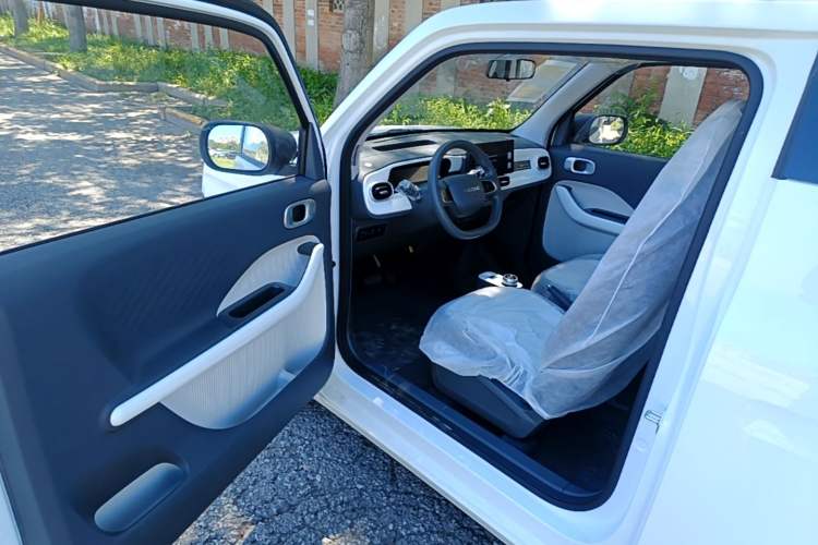 Used Geely Galaxy Panda 2025 210 km – Yuanqi Bear Driver Seat