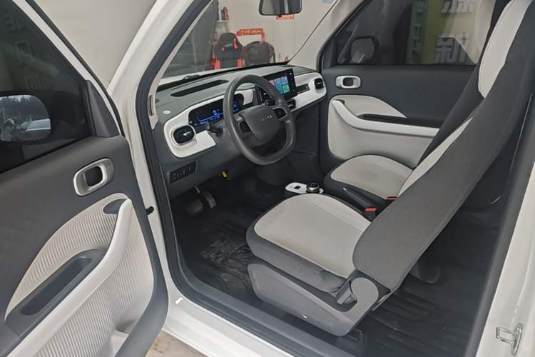 Used Geely Galaxy Panda 2025 210 km – Yuanqi Bear Driver Seat
