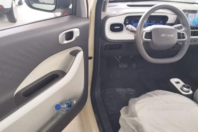 Used Geely Galaxy Panda 2025 210 km – Yuanqi Bear Driver Seat