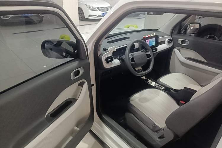 Used Geely Galaxy Panda 2025 210km Panda Rider Driver Seat