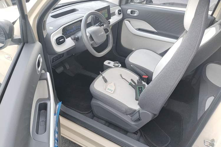 Used Geely Galaxy Panda 2025 210 km – Yuanqi Bear Driver Seat