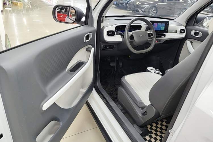 Used Geely Galaxy Panda 2025 210km Panda Kart Driver Seat