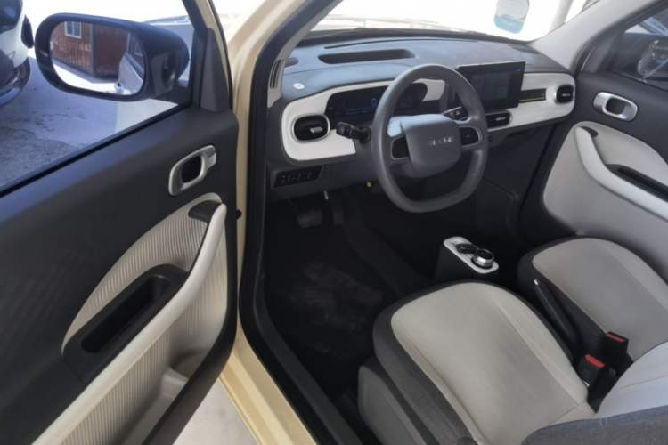 Used Geely Galaxy Panda 2025 210 km – Yuanqi Bear Driver Seat