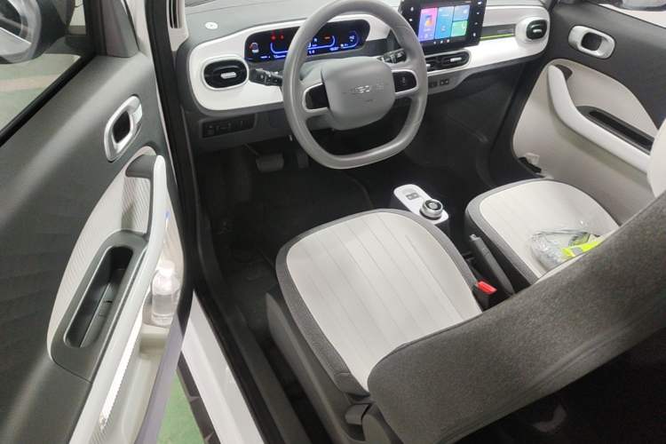 Used Geely Galaxy Panda 2025 210km Panda Rider Driver Seat
