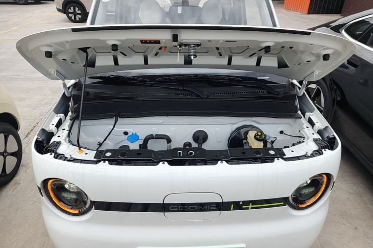 Used Geely Galaxy Panda 2025 210 km – Yuanqi Bear Engine Bay