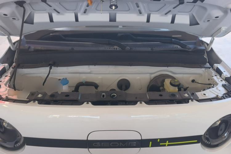 Used Geely Galaxy Panda 2025 210 km – Yuanqi Bear Engine Bay