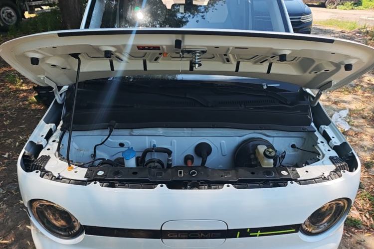 Used Geely Galaxy Panda 2025 210 km – Yuanqi Bear Engine Bay