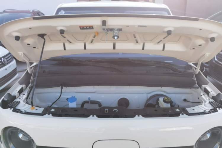 Used Geely Galaxy Panda 2025 210 km – Yuanqi Bear Engine Bay