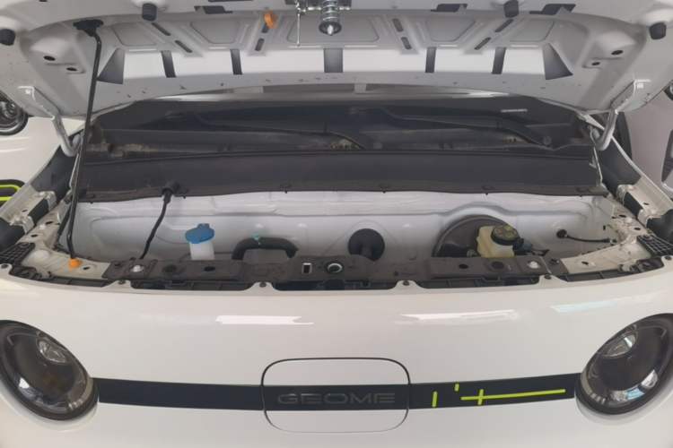 Used Geely Galaxy Panda 2025 210 km – Yuanqi Bear Engine Bay