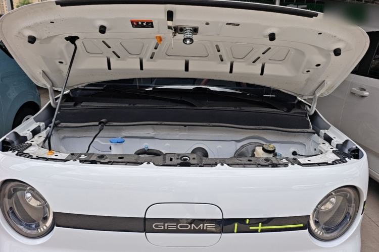 Used Geely Galaxy Panda 2025 210 km – Yuanqi Bear Engine Bay
