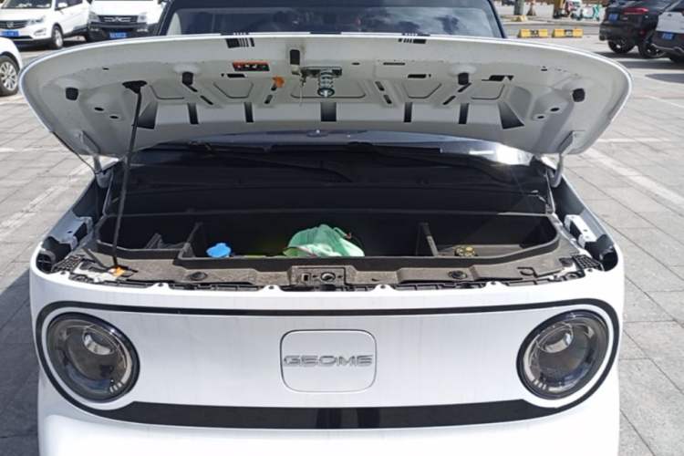 Used Geely Galaxy Panda 2025 210km Panda Kart Engine Bay