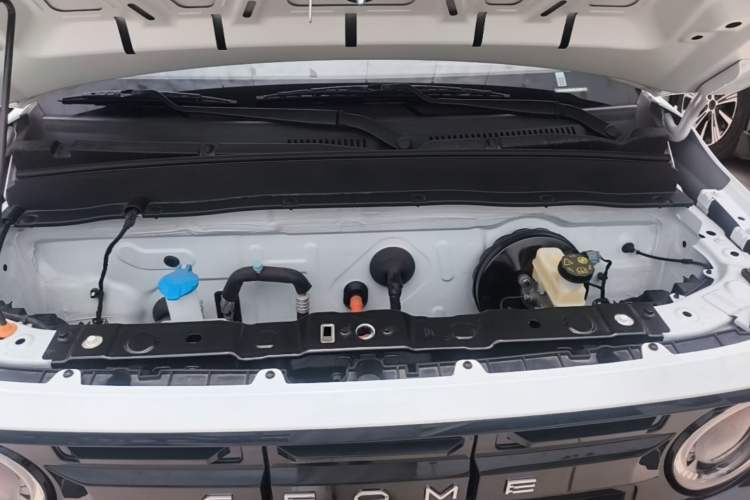 Used Geely Galaxy Panda 2025 210km Panda Rider Engine Bay