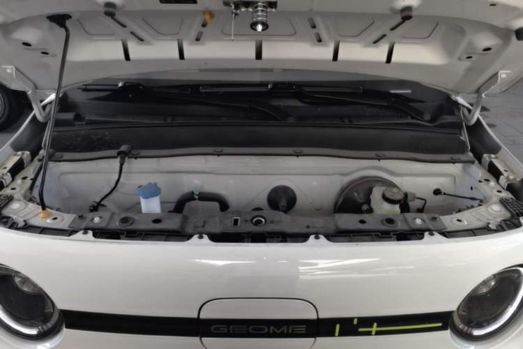 Used Geely Galaxy Panda 2025 210 km – Yuanqi Bear Engine Bay