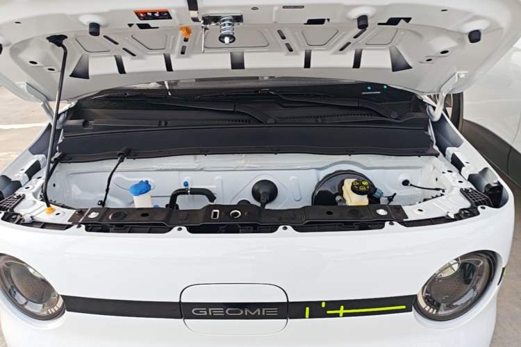 Used Geely Galaxy Panda 2025 210 km – Yuanqi Bear Engine Bay