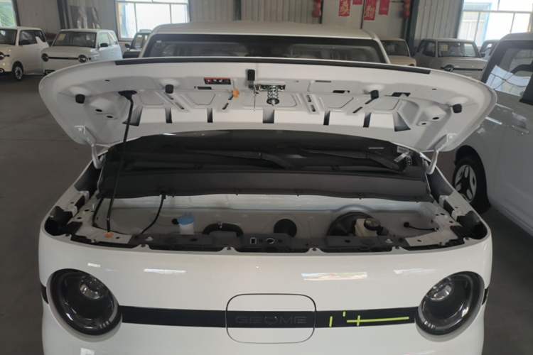 Used Geely Galaxy Panda 2025 210 km – Yuanqi Bear Engine Bay