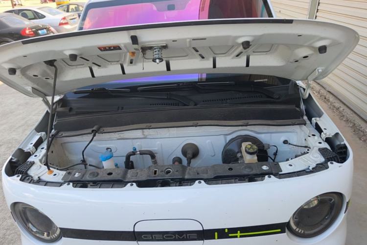 Used Geely Galaxy Panda 2025 210 km – Yuanqi Bear Engine Bay