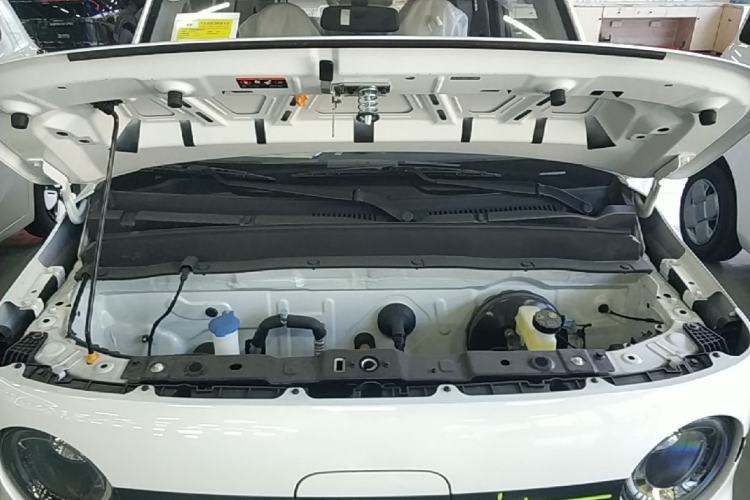 Used Geely Galaxy Panda 2025 210 km – Yuanqi Bear Engine Bay