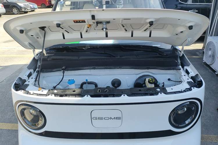 Used Geely Galaxy Panda 2025 210km Panda Kart Engine Bay