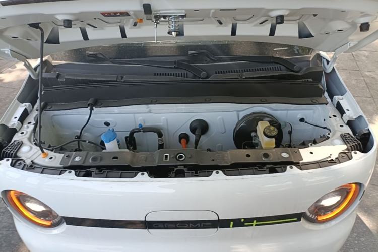 Used Geely Galaxy Panda 2025 210 km – Yuanqi Bear Engine Bay