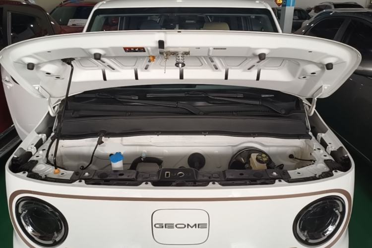 Used Geely Galaxy Panda 2025 210 km – Yuanqi Bear Engine Bay