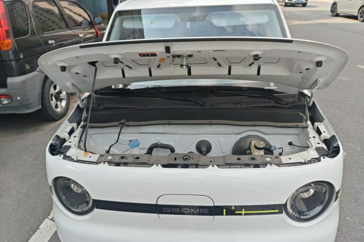 Used Geely Galaxy Panda 2025 210 km – Yuanqi Bear Engine Bay