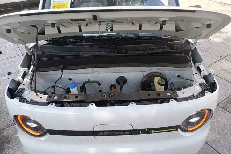 Used Geely Galaxy Panda 2025 210 km – Yuanqi Bear Engine Bay