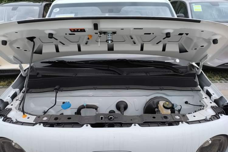 Used Geely Galaxy Panda 2025 210 km – Yuanqi Bear Engine Bay