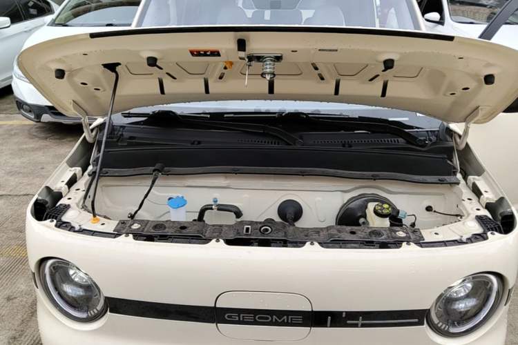 Used Geely Galaxy Panda 2025 210 km – Yuanqi Bear Engine Bay