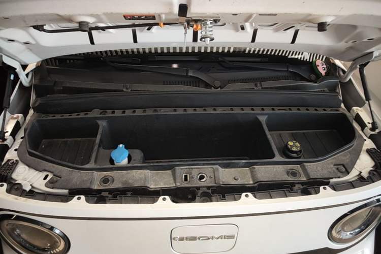 Used Geely Galaxy Panda 2025 210km Panda Kart Engine Bay