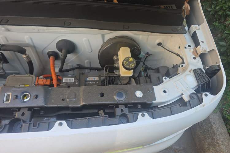 Used Geely Galaxy Panda 2025 210 km – Yuanqi Bear Engine Bay Left