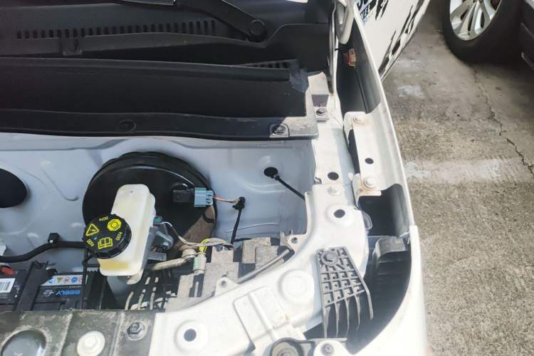 Used Geely Galaxy Panda 2025 210km Panda Rider Engine Bay Left