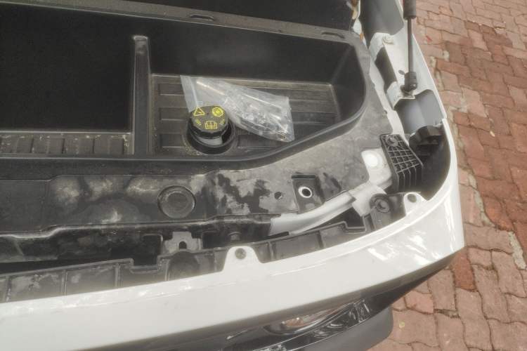 Used Geely Galaxy Panda 2025 210km Panda Rider Engine Bay Left