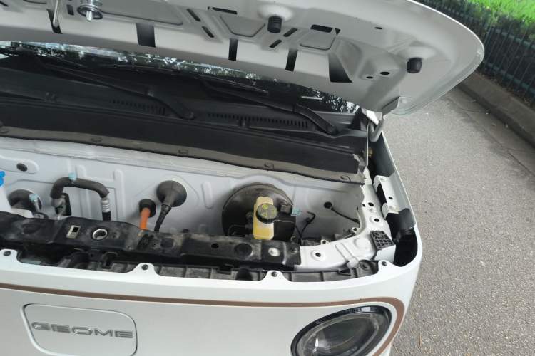 Used Geely Galaxy Panda 2025 210 km – Yuanqi Bear Engine Bay Left