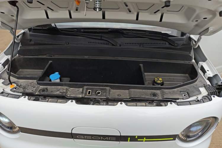 Used Geely Galaxy Panda 2025 210 km – Yuanqi Bear Engine Bay