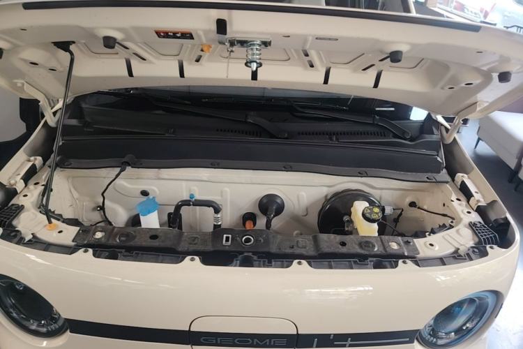 Used Geely Galaxy Panda 2025 210 km – Yuanqi Bear Engine Bay