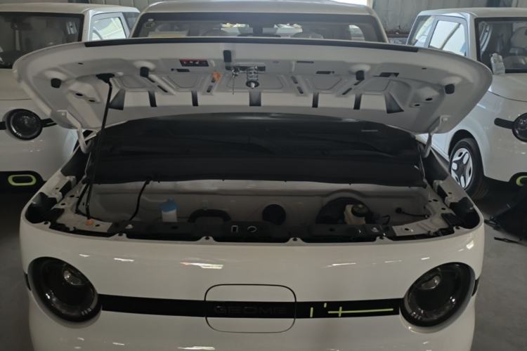 Used Geely Galaxy Panda 2025 210 km – Yuanqi Bear Engine Bay