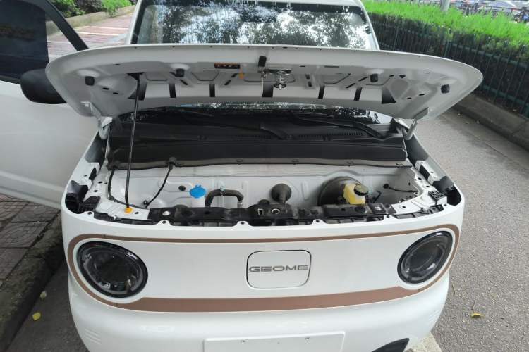 Used Geely Galaxy Panda 2025 210 km – Yuanqi Bear Engine Bay