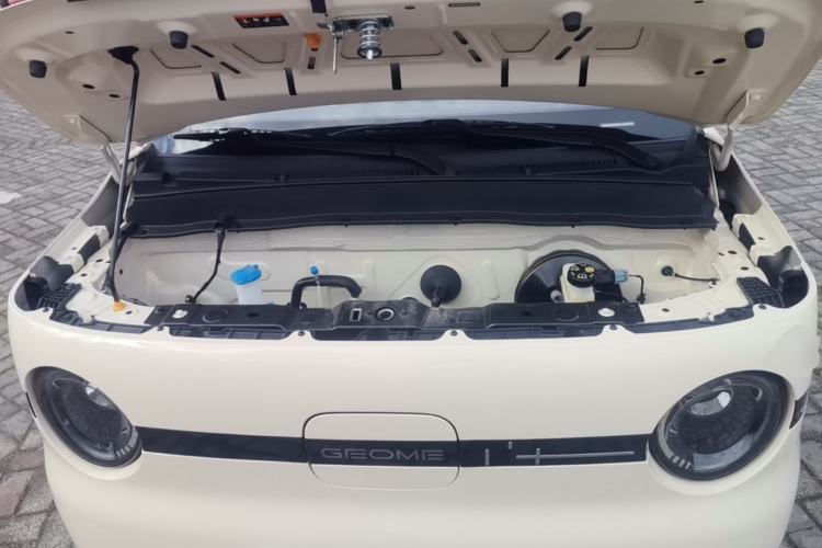 Used Geely Galaxy Panda 2025 210 km – Yuanqi Bear Engine Bay