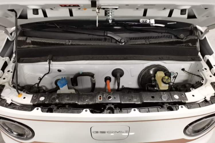 Used Geely Galaxy Panda 2025 210 km – Yuanqi Bear Engine Bay