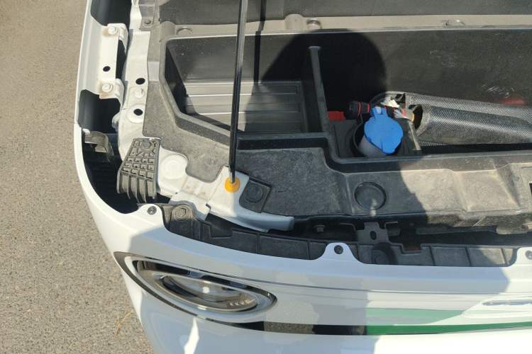 Used Geely Galaxy Panda 2025 210km Panda Kart Engine Bay Right