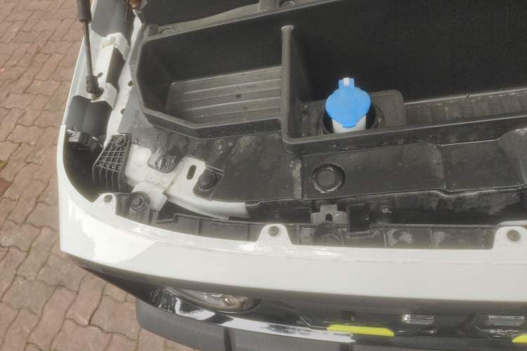 Used Geely Galaxy Panda 2025 210km Panda Rider Engine Bay Right