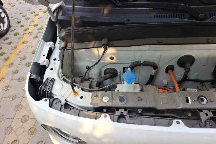 Used Geely Galaxy Panda 2025 210 km – Yuanqi Bear Engine Bay Right