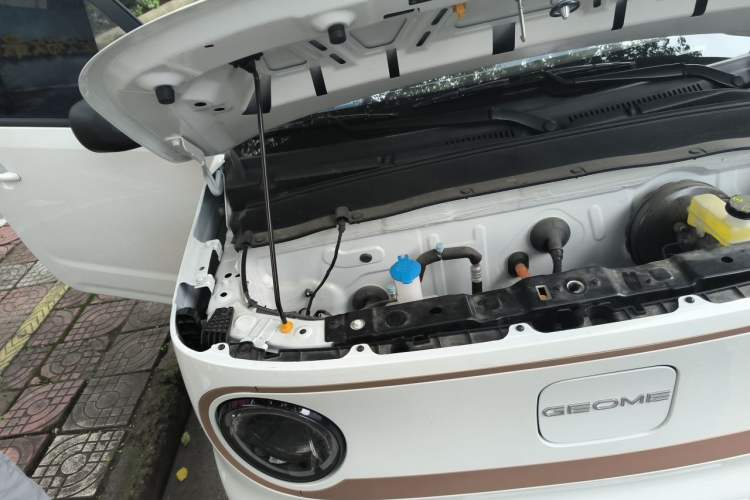 Used Geely Galaxy Panda 2025 210 km – Yuanqi Bear Engine Bay Right