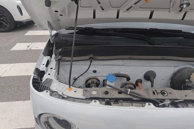 Used Geely Galaxy Panda 2025 210 km – Yuanqi Bear Engine Bay Right
