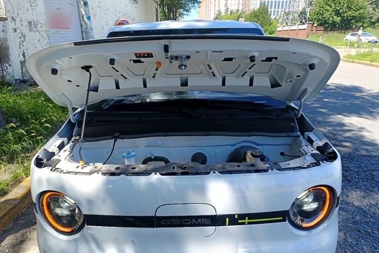 Used Geely Galaxy Panda 2025 210 km – Yuanqi Bear Engine Bay