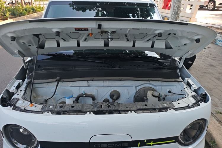 Used Geely Galaxy Panda 2025 210 km – Yuanqi Bear Engine Bay