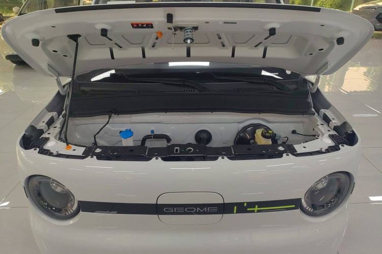 Used Geely Galaxy Panda 2025 210 km – Yuanqi Bear Engine Bay